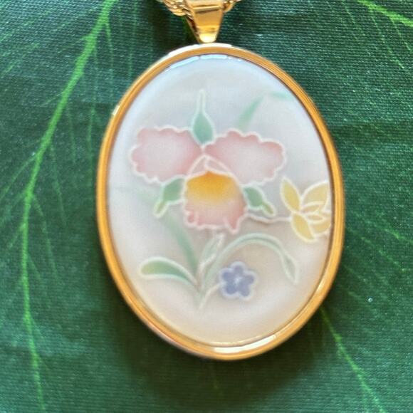 BOGO FREE VTG FLORAL PENDANT NECKLACE - Picture 8 of 8